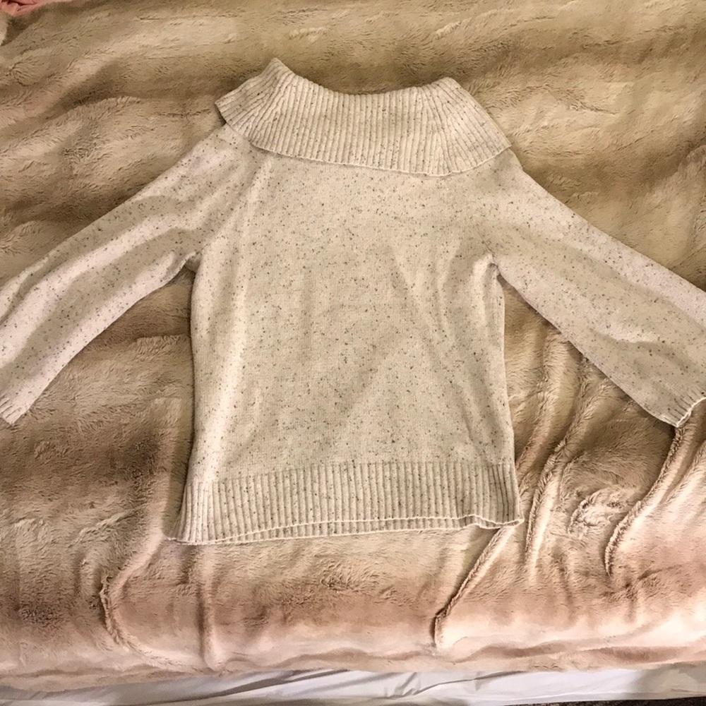 White sweater - Picture 3 of 3